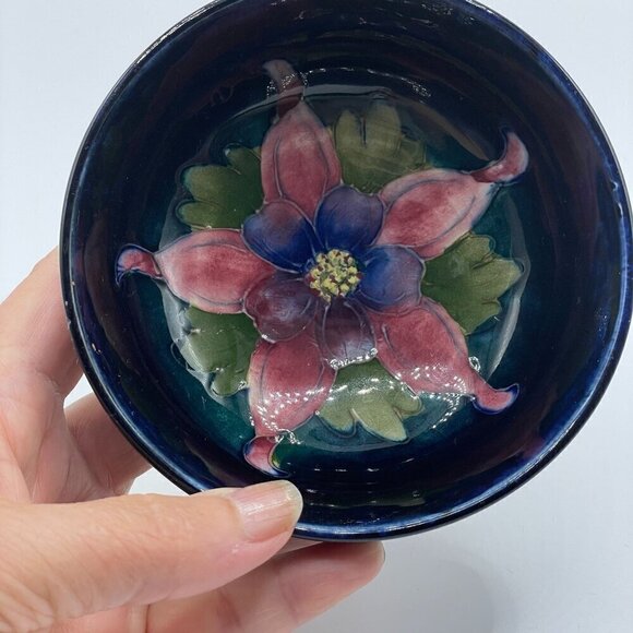Moorcroft Art Pottery Columbine Hand Painted Blue 4.25" Footed Bowl Vintage - Picture 3 of 6